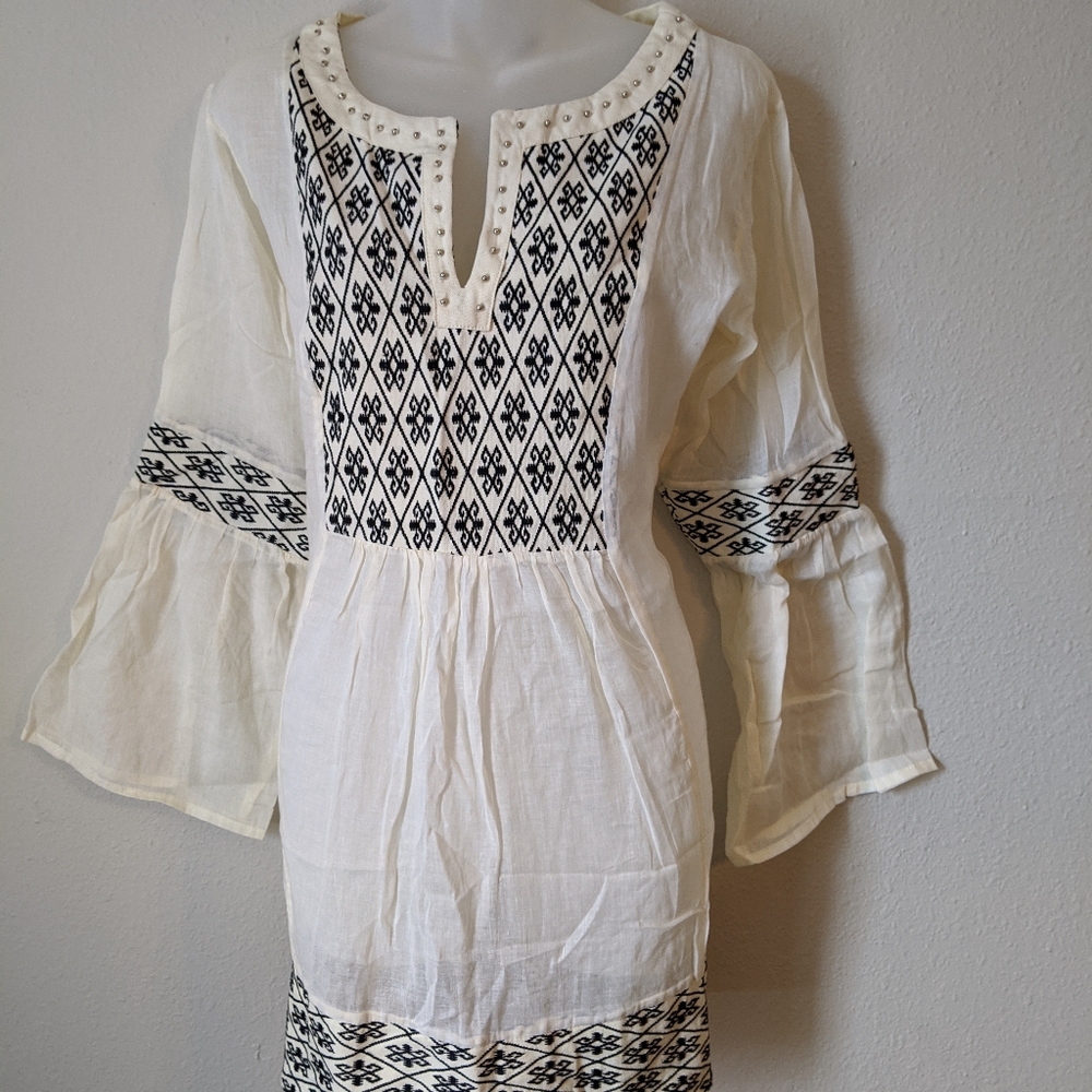 2/$20 NWT Tunic Blouse with embroidered neckline